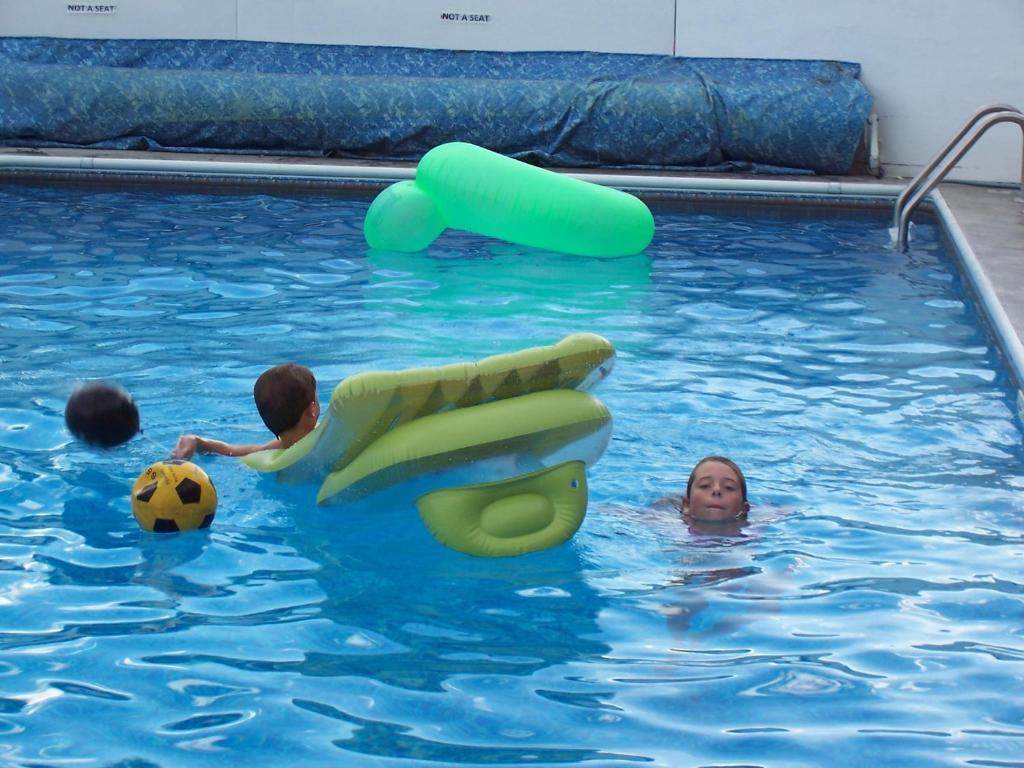 Destiny Beach Resort Osoyoos Esterno foto